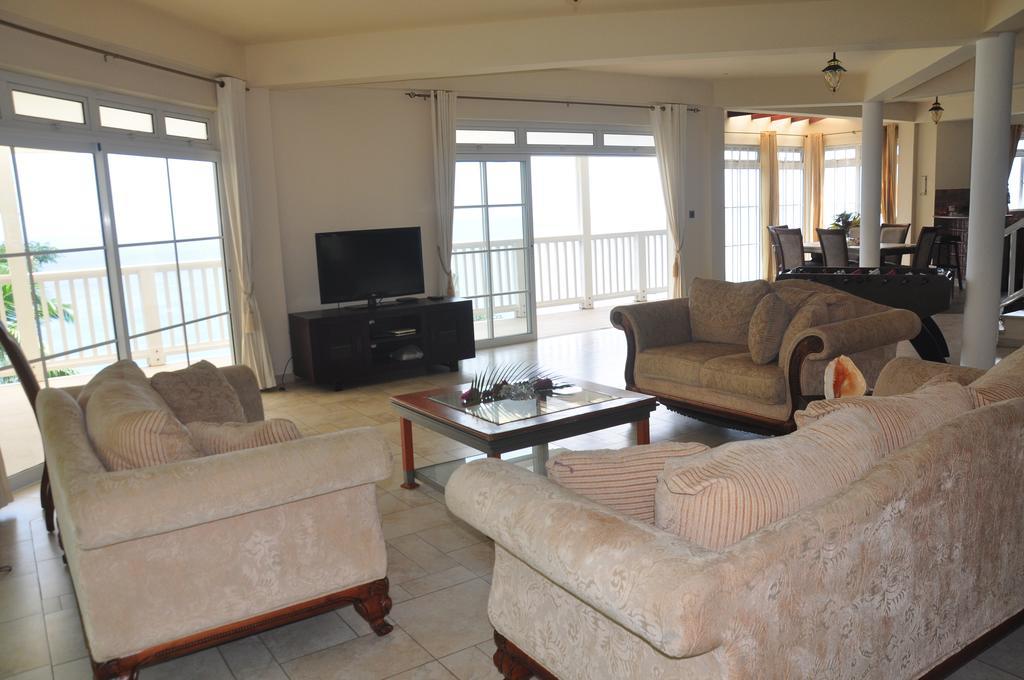 Bord Mer House Glacis  Ngoại thất bức ảnh
